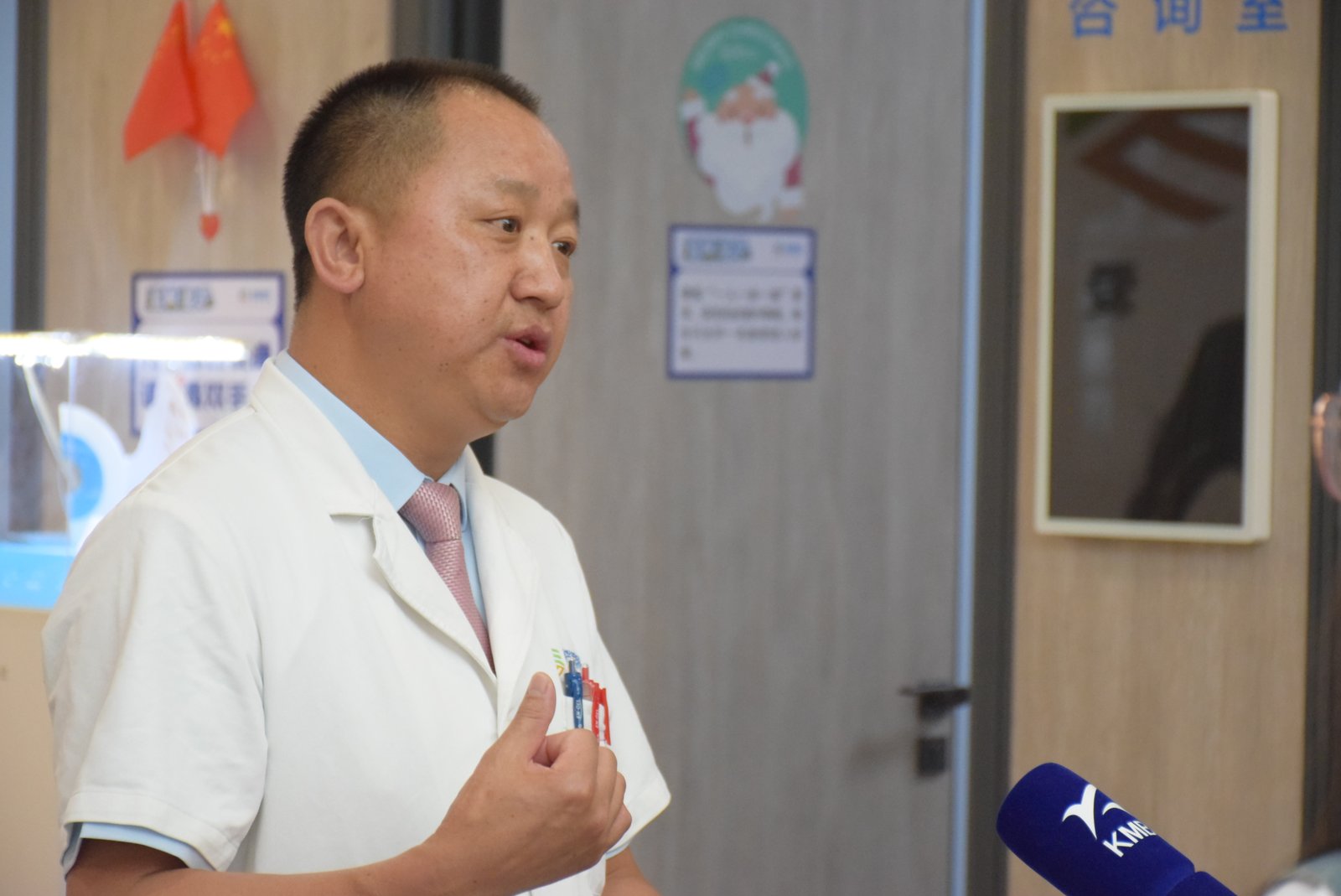 昆明普瑞眼科医院何守科医生