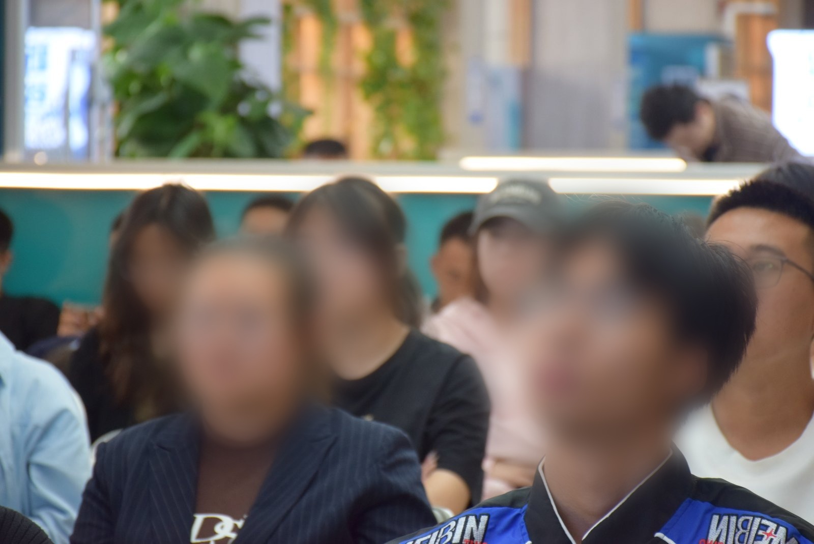 昆明普瑞眼科医院范文瑾医生工作照