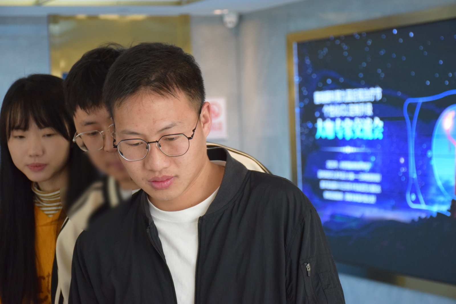 昆明普瑞眼科医院摘镜活动签到现场