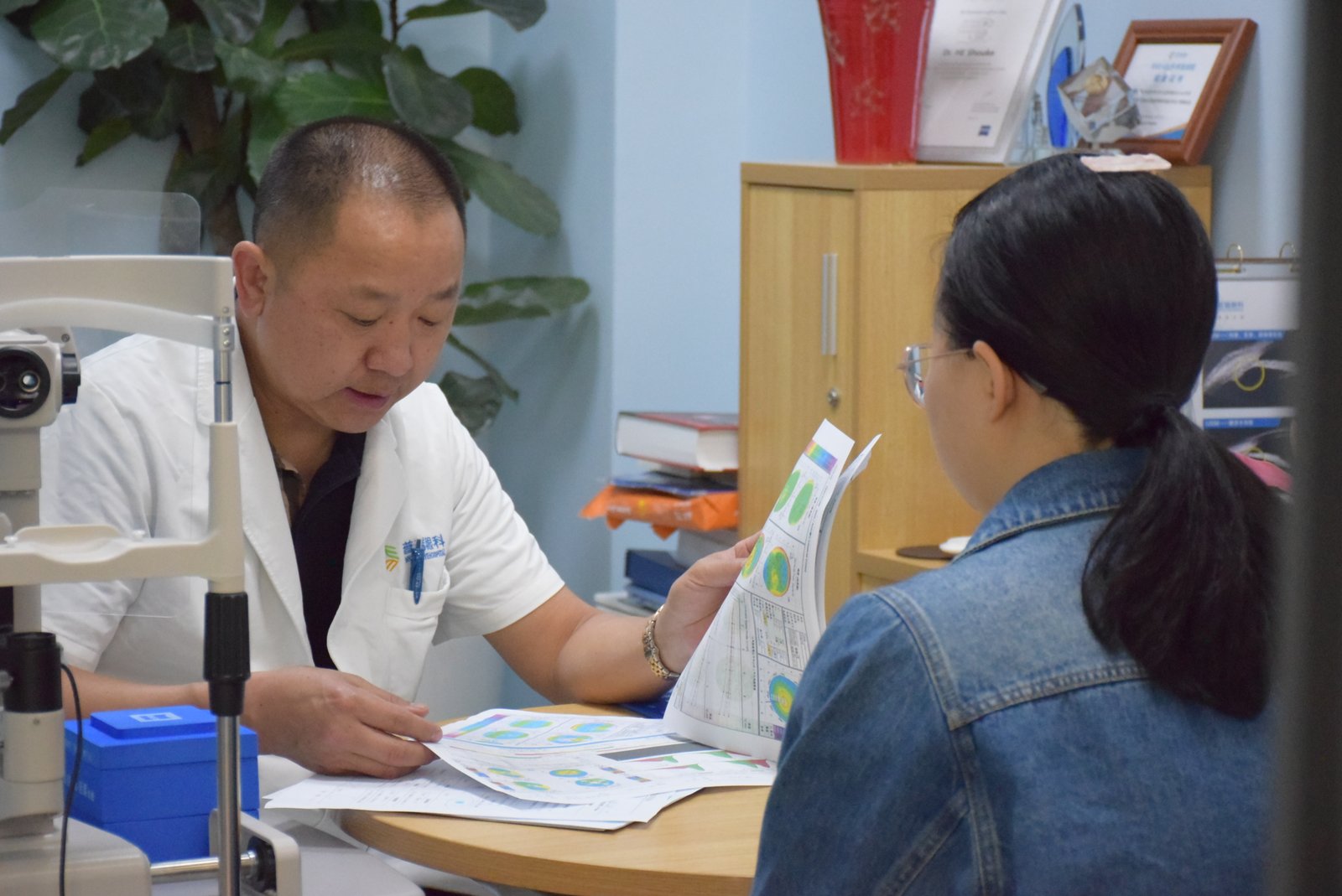 昆明普瑞眼科医院何守科医生